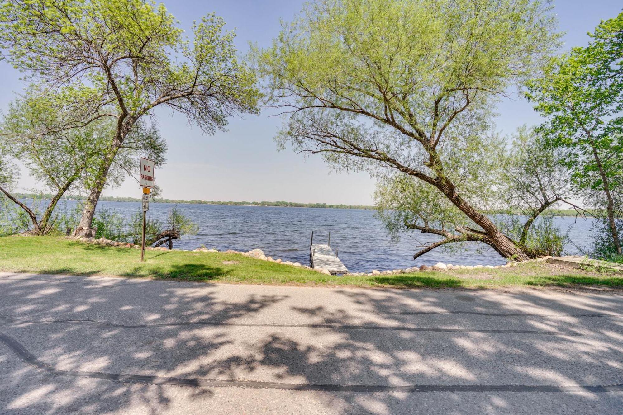 Lakeside Litchfield Home With Patio And Gas Grill! Exterior foto