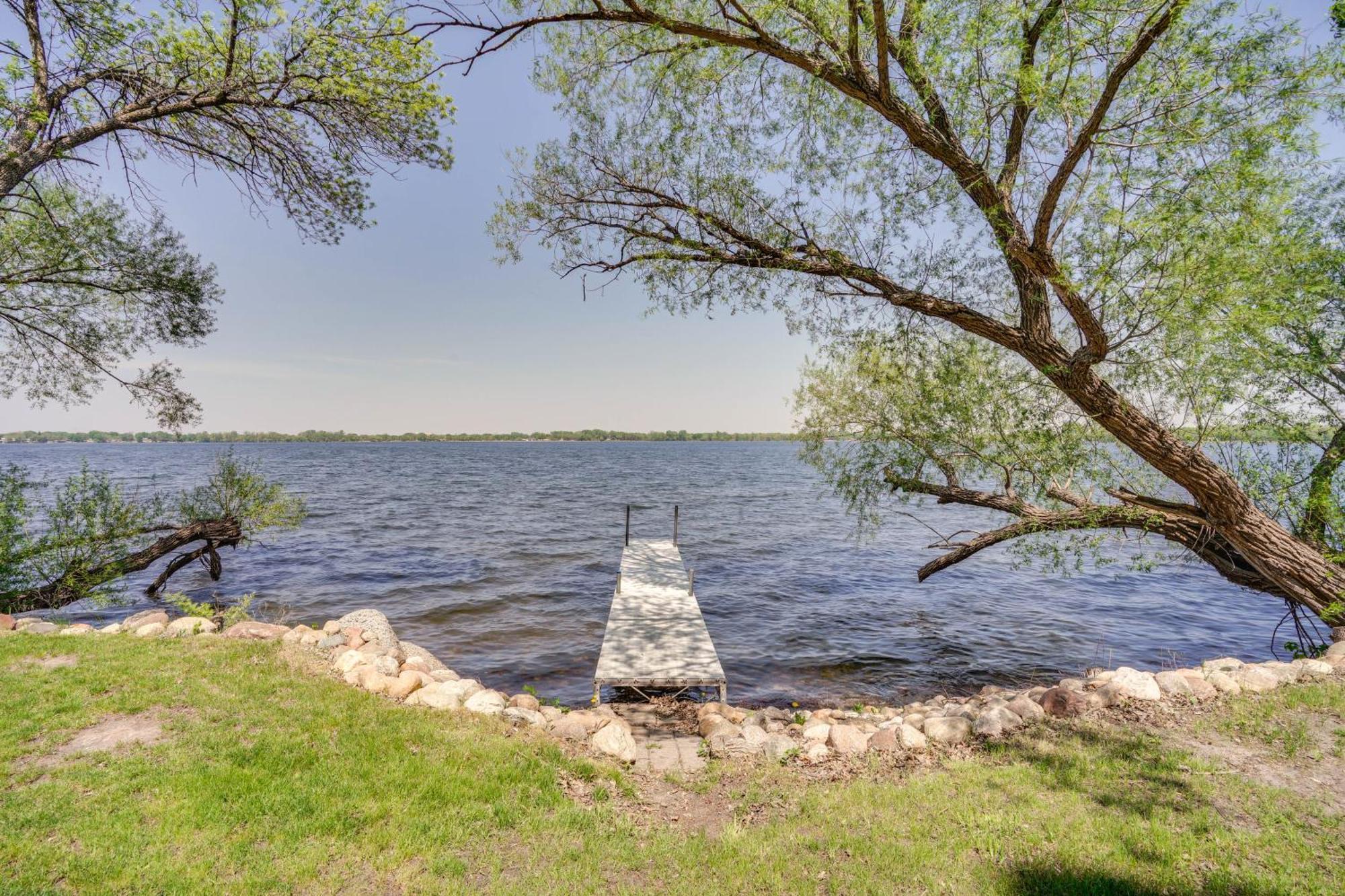 Lakeside Litchfield Home With Patio And Gas Grill! Exterior foto